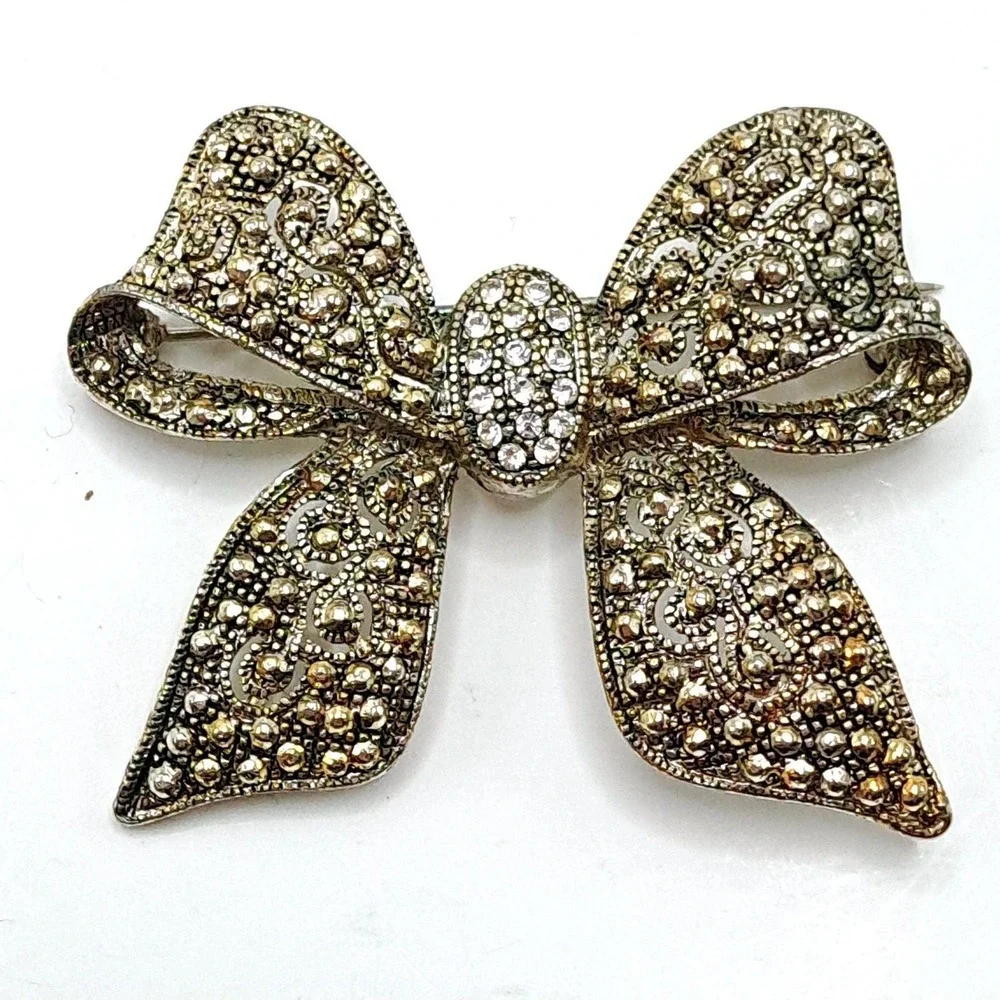 Vintage‎ Silver Tone Bow Brooch Marcasite Style Rhinestone Filigree Pin 2.5